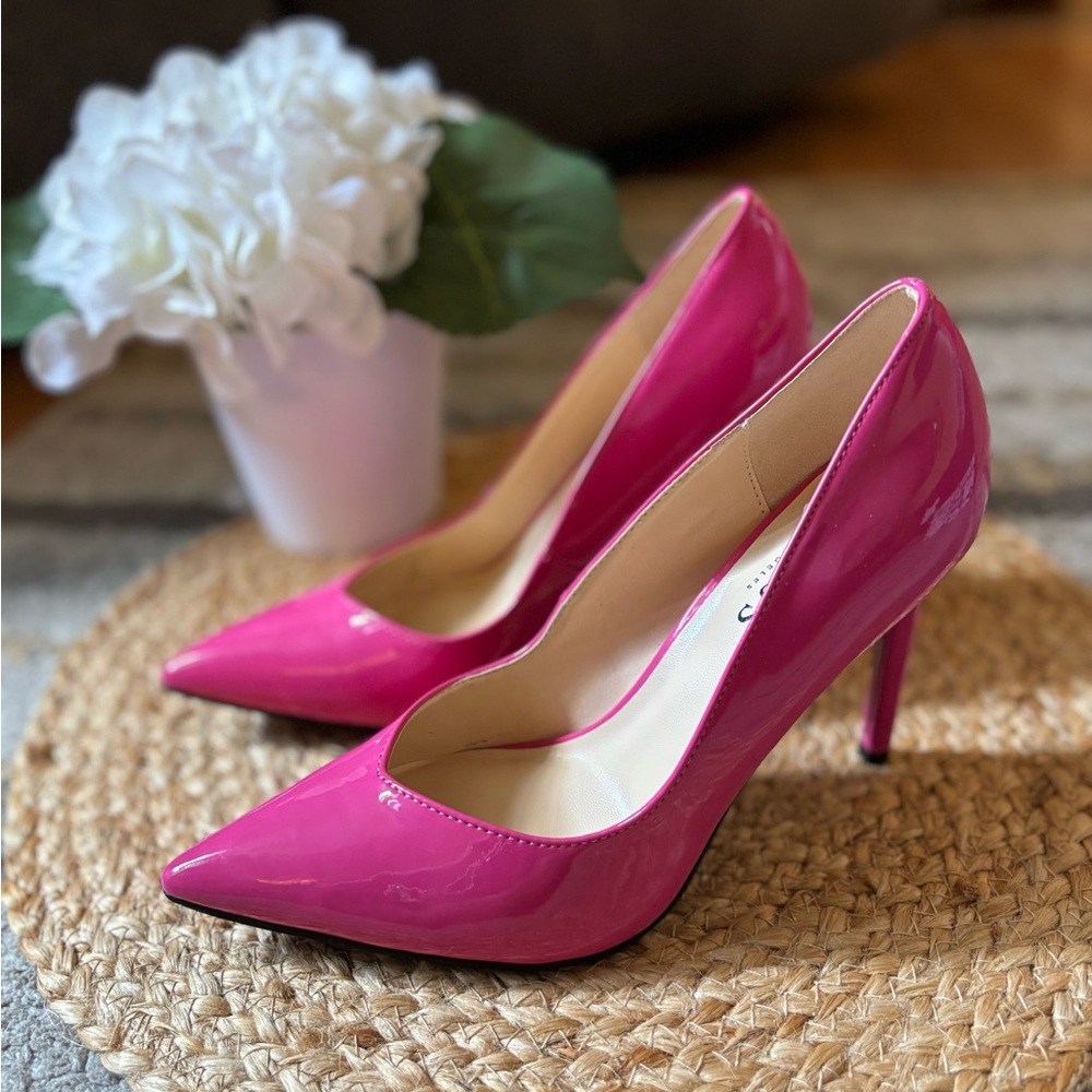 Guess Pink Fuchsia Heels 🩷 - Picture 2 of 2